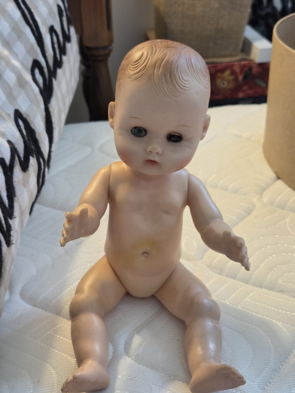 VTG Vogue GINNY Baby Girl Doll Sleeps Drinks Goes Potty